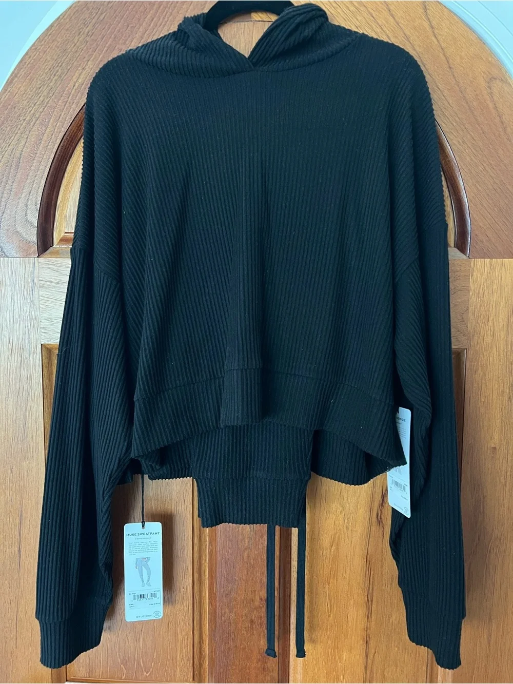 ALO Yoga MUSE set (hoodie + pants + shorts) NWT RT $300 Black